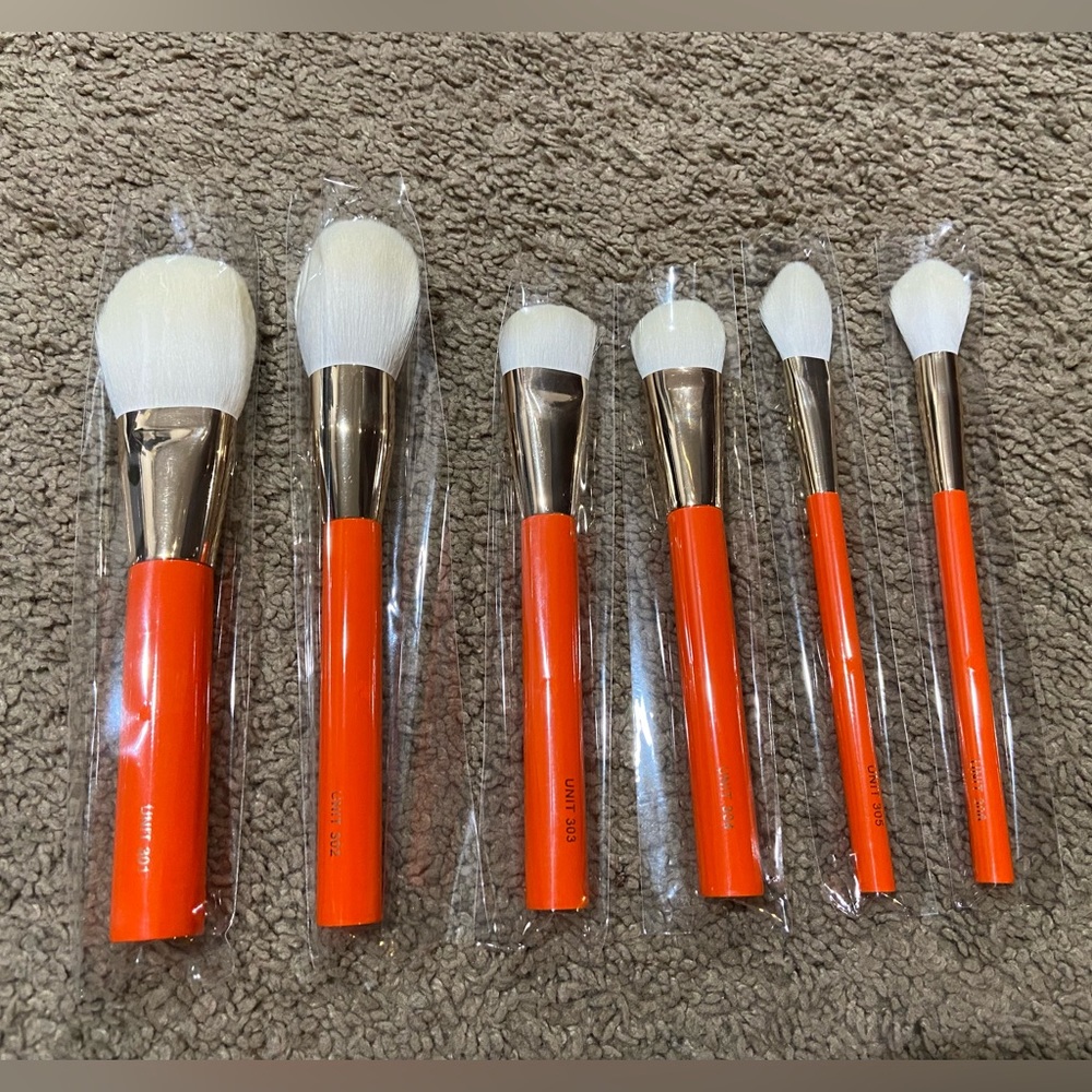 Units Orange Series Face Makeup Brushes Set of 6 NEW Foundation Bronze Highlight